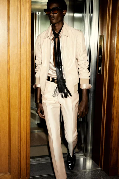 Look 12